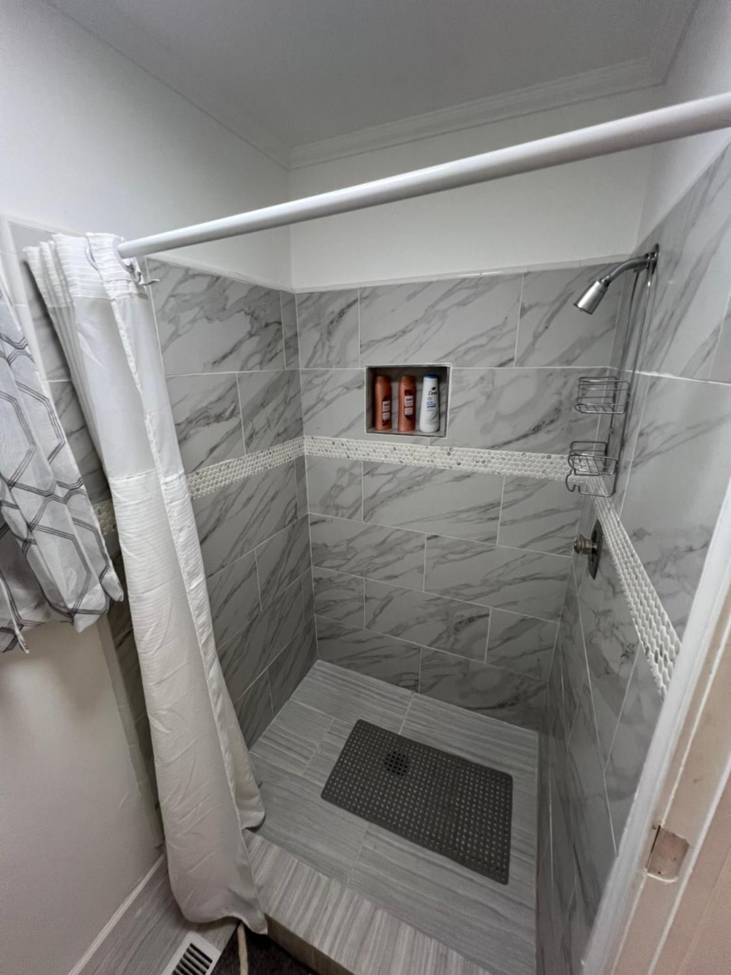 Cozy Private Suite 5 Min From Saint Francis Hospital And Woodland Hills Mall تولسا المظهر الخارجي الصورة